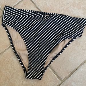 *3/$10* Kona Sol bikini bottoms black & white stripe 16w/18w